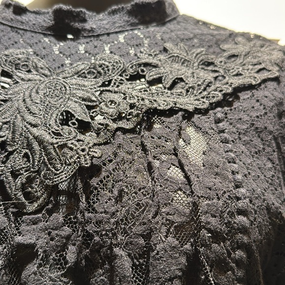 Torrid lace top | 3 - Picture 2 of 2